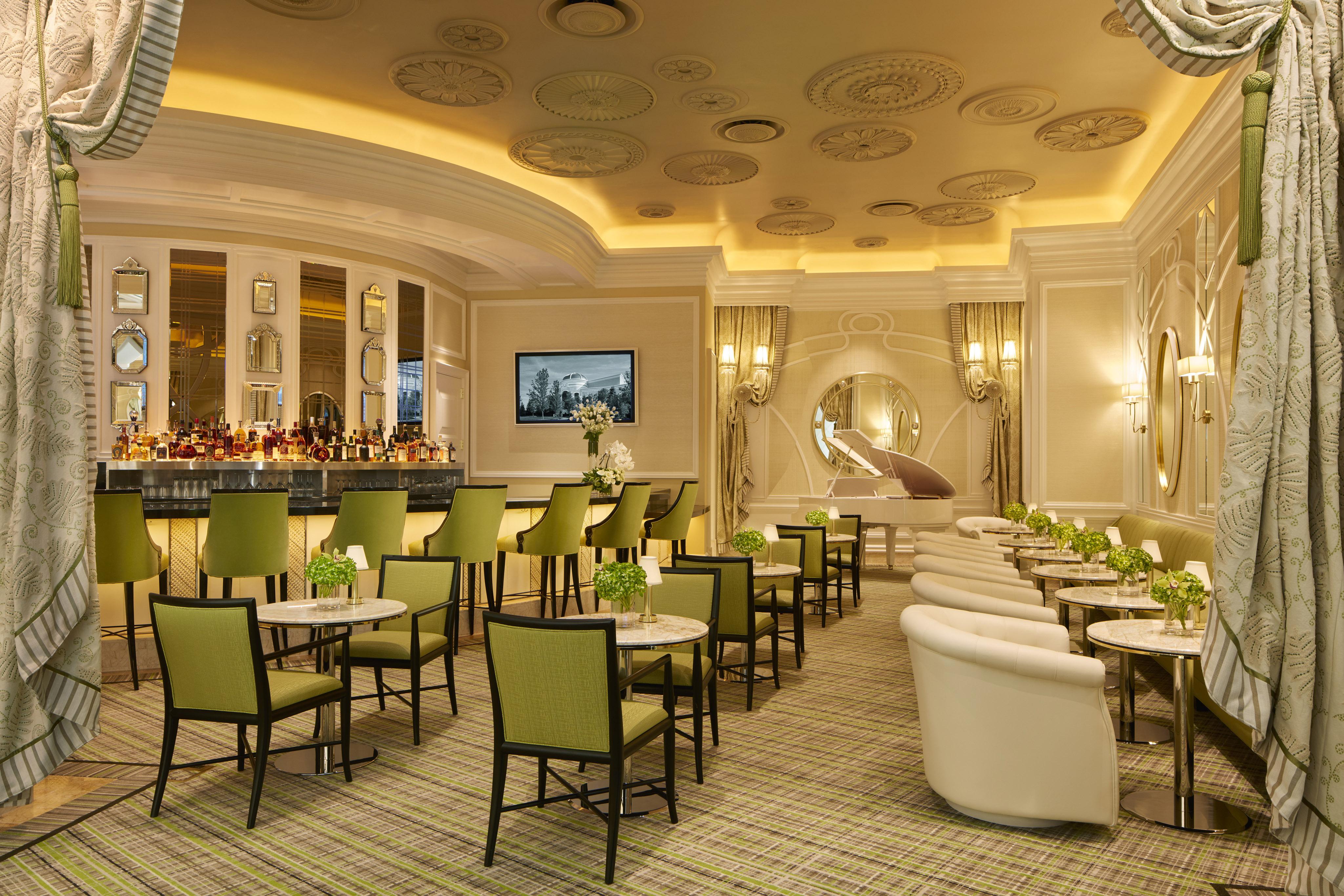 Encore Boston Harbor Everett Exterior photo The Bar at The Ivy