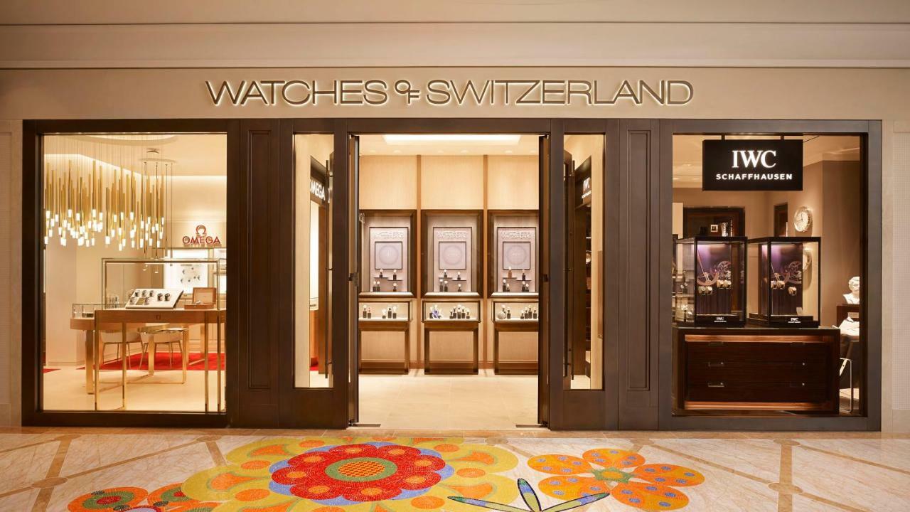 Encore Boston Harbor Everett Exterior photo The Watches of Switzerland store at The Landmark, Hong Kong